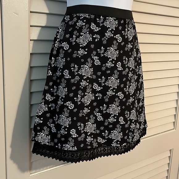 Black Floral Skirt - Picture 2 of 2